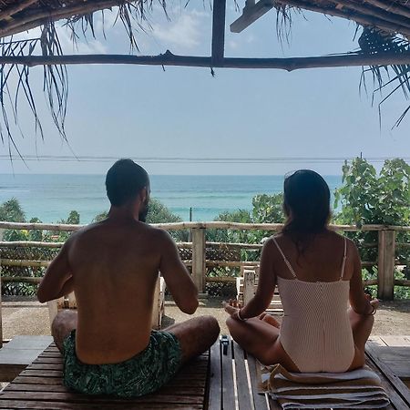 Gaia Ocean Surf Yoga Hostel Ahangama Ngoại thất bức ảnh