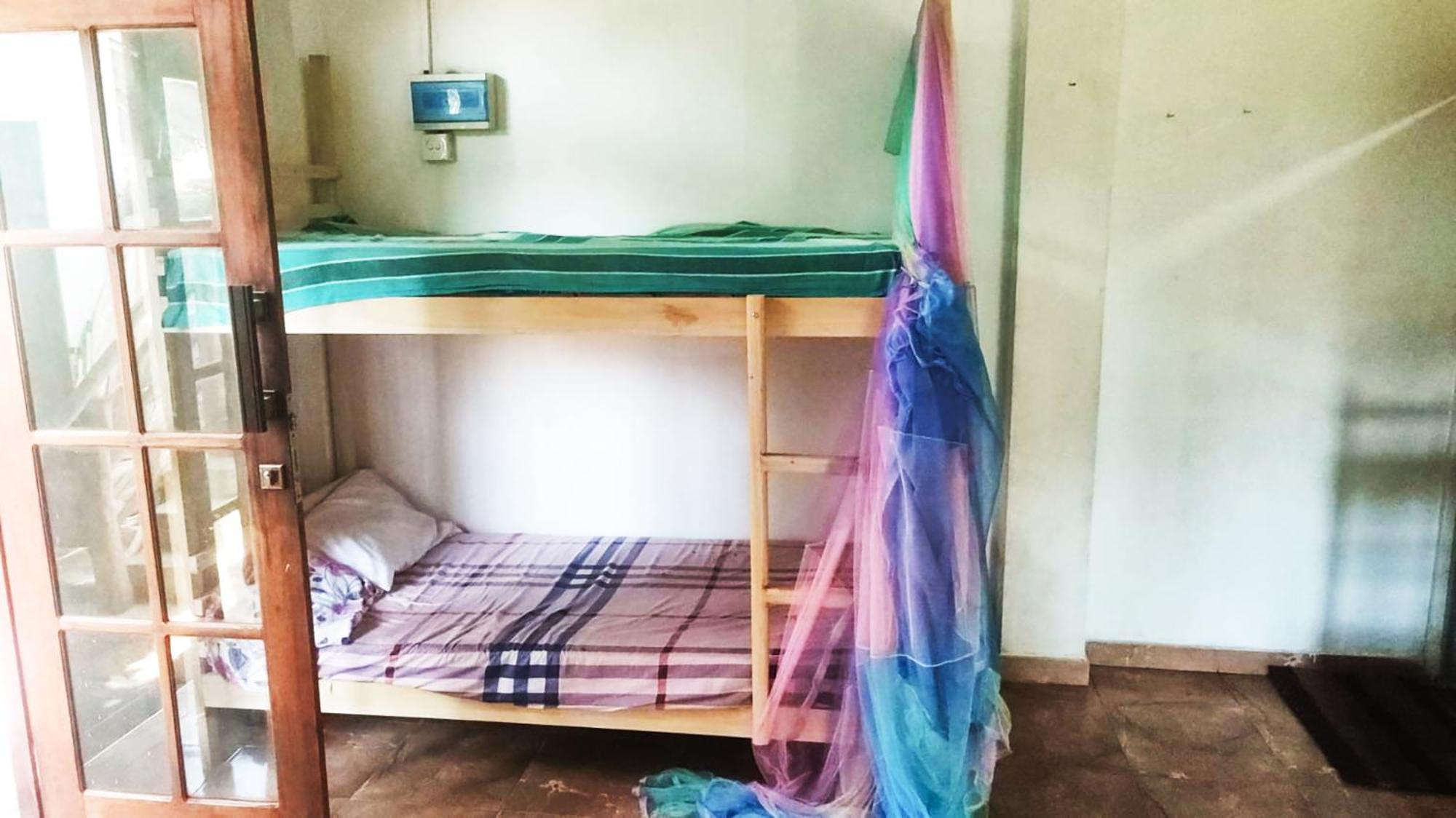 Gaia Ocean Surf Yoga Hostel Ahangama Ngoại thất bức ảnh