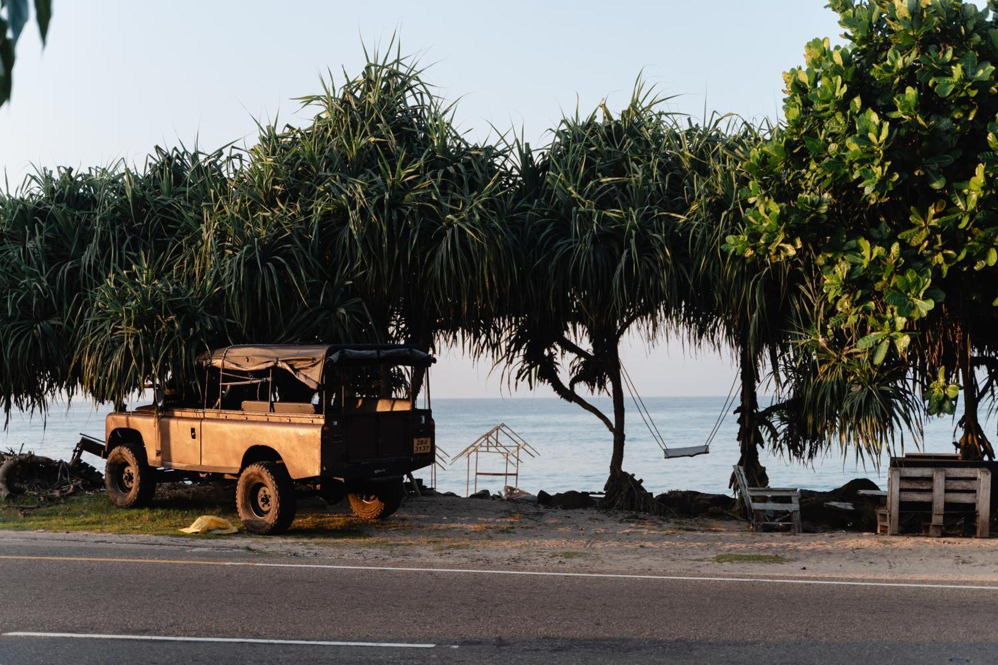 Gaia Ocean Surf Yoga Hostel Ahangama Ngoại thất bức ảnh