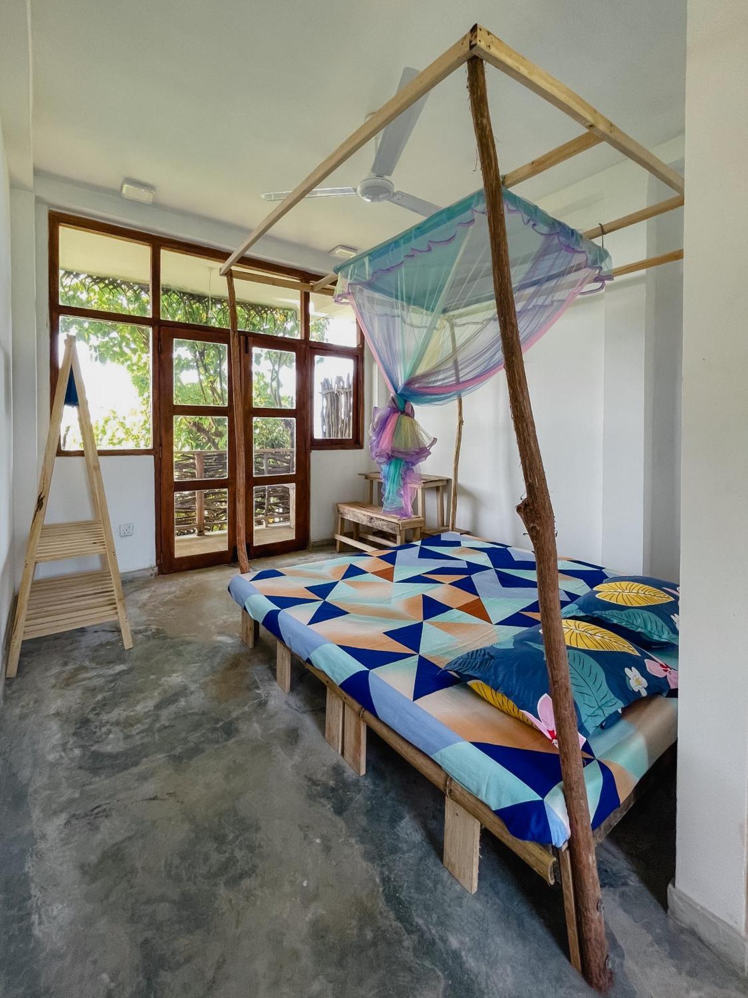Gaia Ocean Surf Yoga Hostel Ahangama Ngoại thất bức ảnh