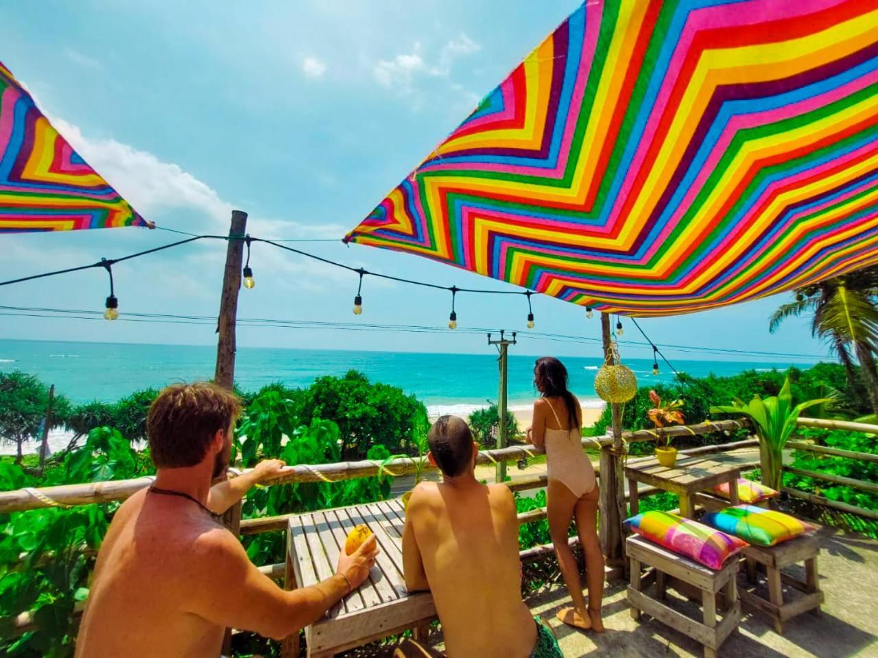 Gaia Ocean Surf Yoga Hostel Ahangama Ngoại thất bức ảnh